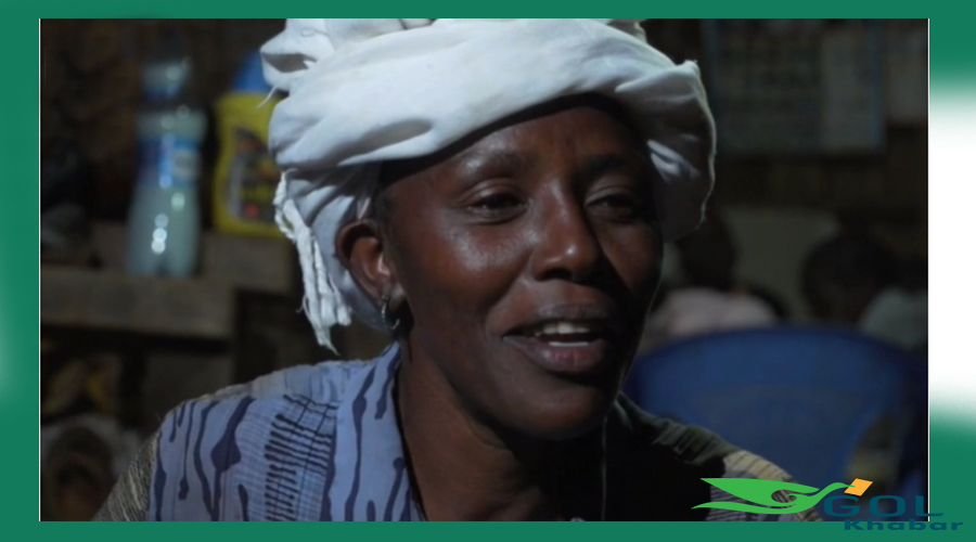 मागीरोले गाउँमा विजुली उत्पादन गरेर उज्यालो बनाएपछि खुसि व्यक्त गर्दै गाउँकी महिला बिट्राइस वाइरिम